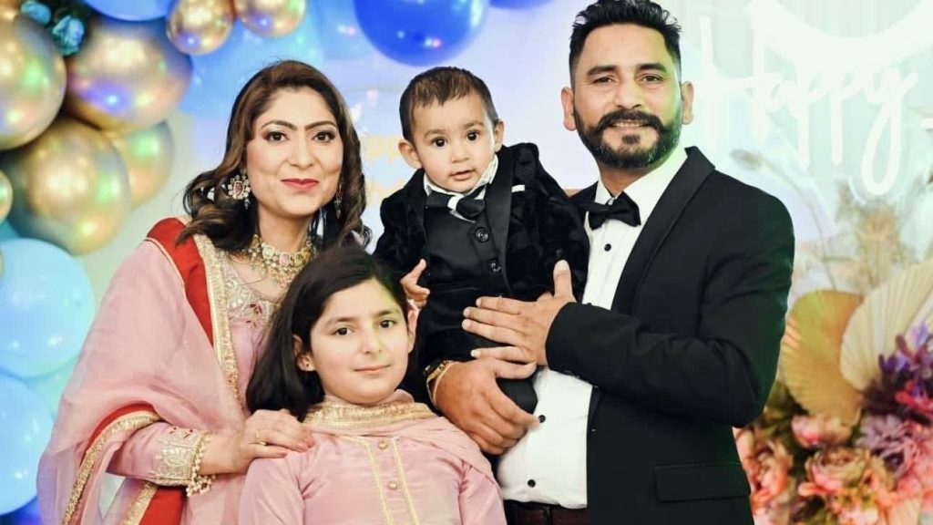 gaurav kundi and family